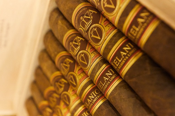 Oliva Serie V Melanio: одна из лучших никарагуанских сигар для истинных поклонников безупречной вкусоароматики.